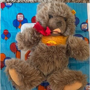 Vintage Steiff teddybear.